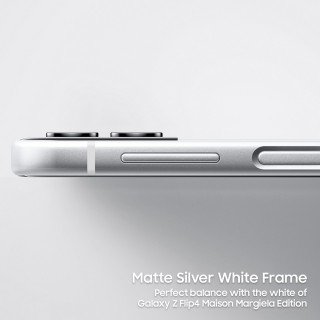 L'édition limitée Galaxy Z Flip4 adopte la technique décortiqué de Margiela et arbore un cadre blanc argenté mat